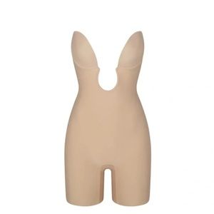 Skims Deep Plunge Shapewear Mid Thigh Body Suit in Clay NWT Size Large